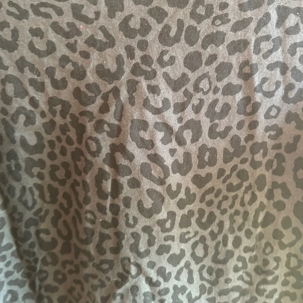 Nike Long Sleeve Tee Women Black Cheetah Print Embroidered Logo Size M